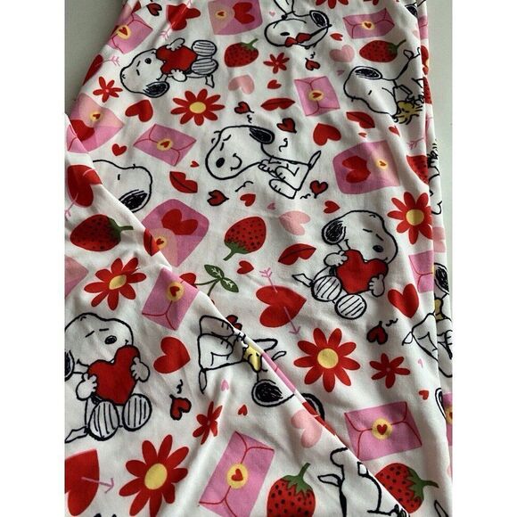 Peanuts SNOOPY Women’s Sz L Pajama PJ Set Short Sleeve Pants Valentines Red NEW - Picture 13 of 13